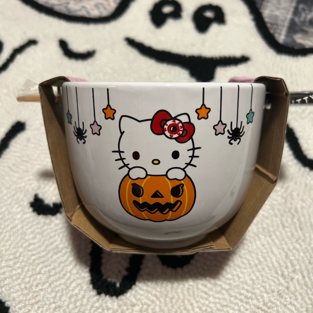 Hello Kitty Halloween Ramen Bowl with Chopsticks